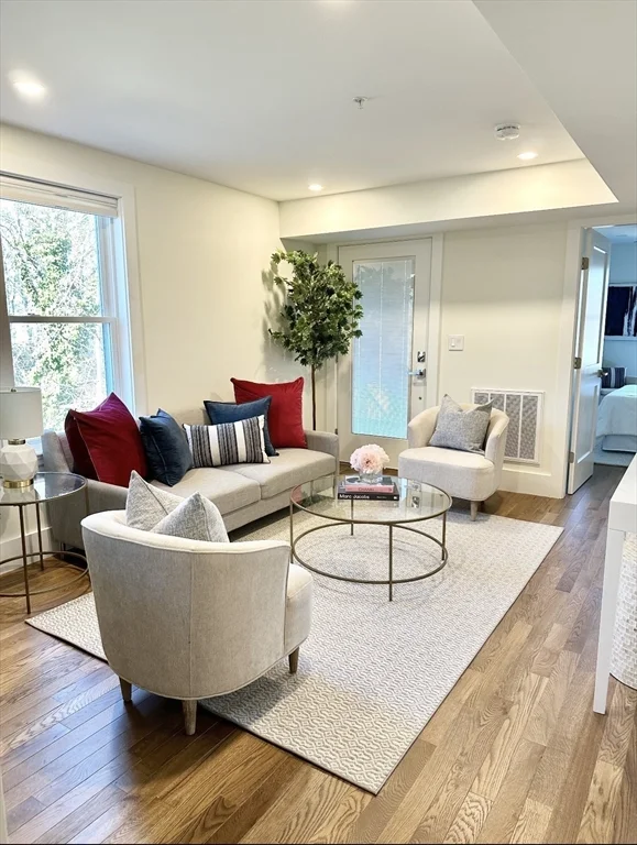 2 bed, 1 bath apartment for rent at 56 Spring St Unit 3, Cohasset — photo 9 of 13