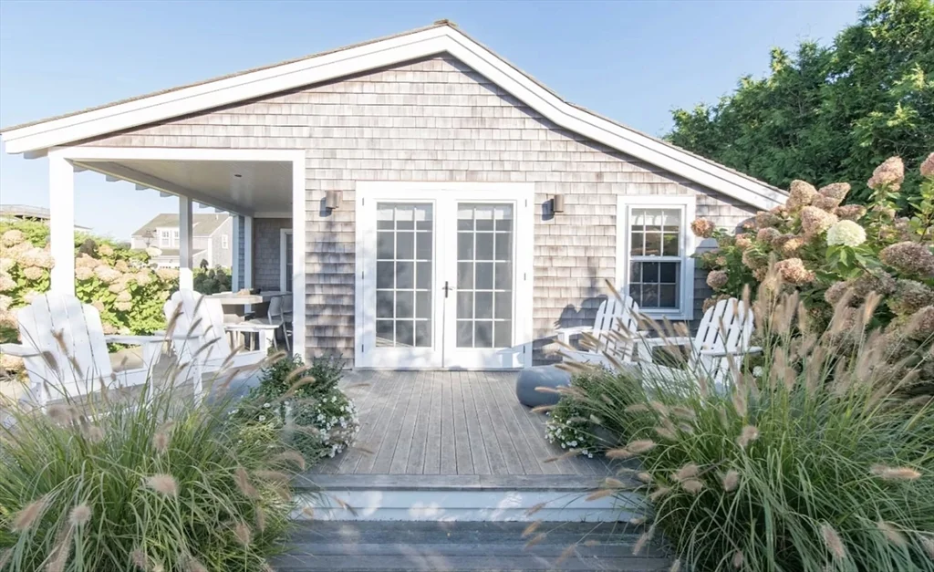 5 bed, 4+ bath apartment for rent at 56 Walsh St Unit WEEKLY, Nantucket — photo 18 of 19