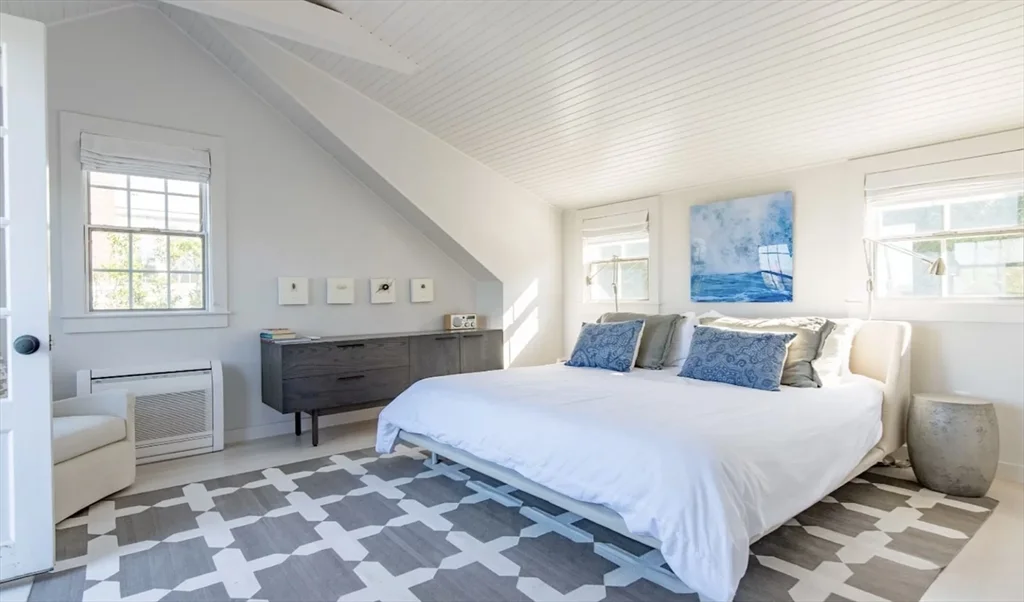 5 bed, 4+ bath apartment for rent at 56 Walsh St Unit WEEKLY, Nantucket — photo 12 of 19
