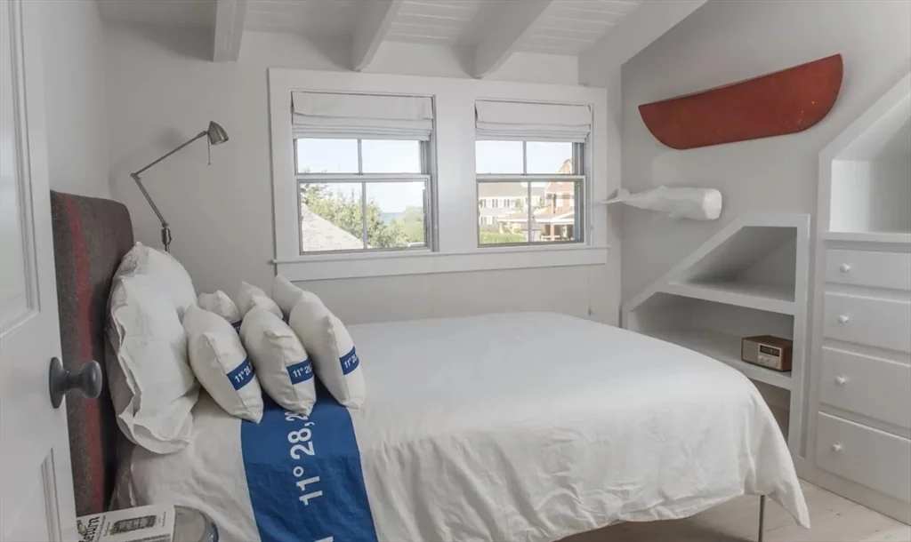 5 bed, 4+ bath apartment for rent at 56 Walsh St Unit WEEKLY, Nantucket — photo 8 of 19
