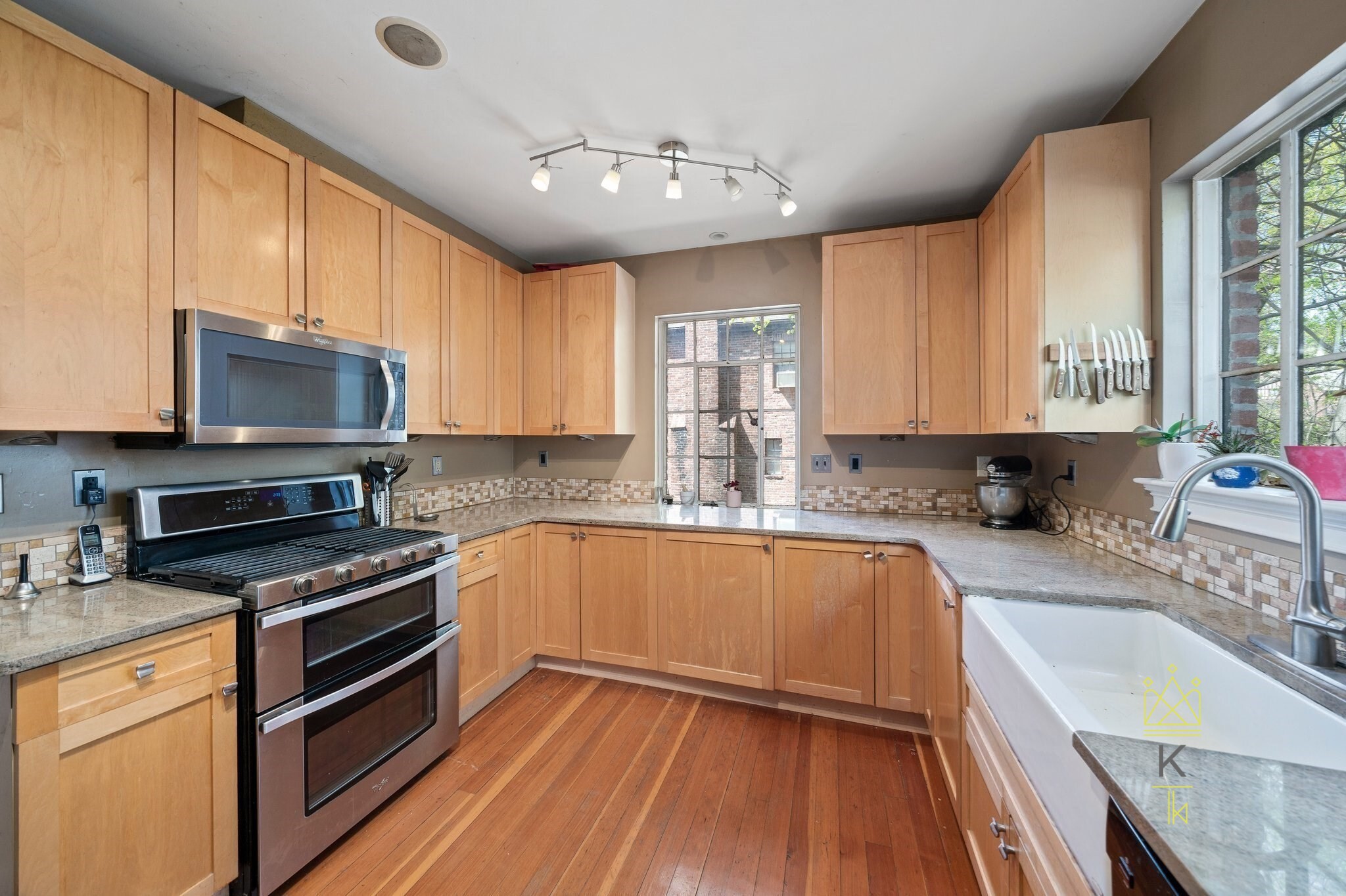 3 bed, 2.5 bath apartment for rent at 56 West Boulevard Rd Unit 56, Newton Centre — photo 4 of 19