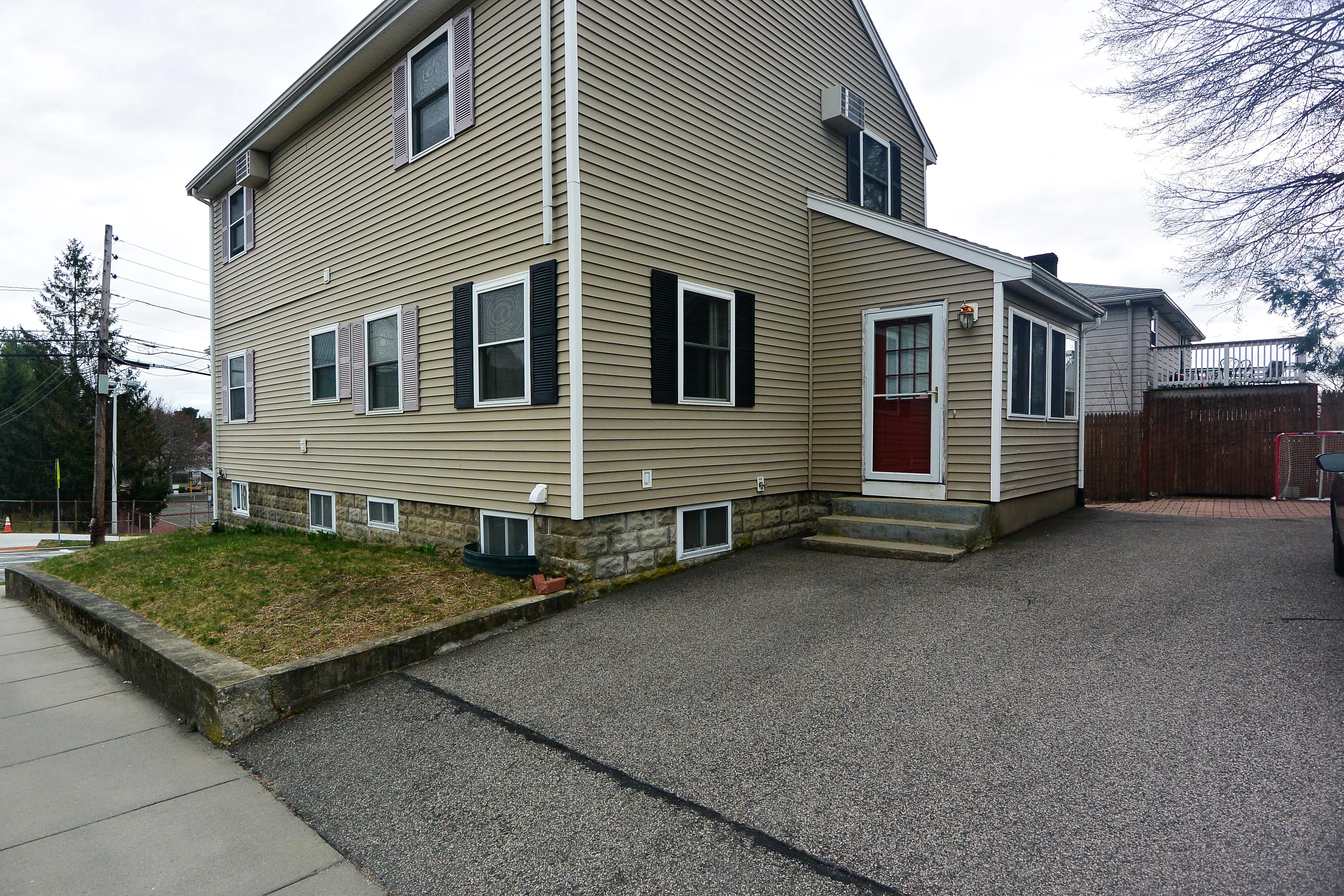 5 bed, 3 bath apartment for rent at 56 Westminster Ave Unit 1, Watertown