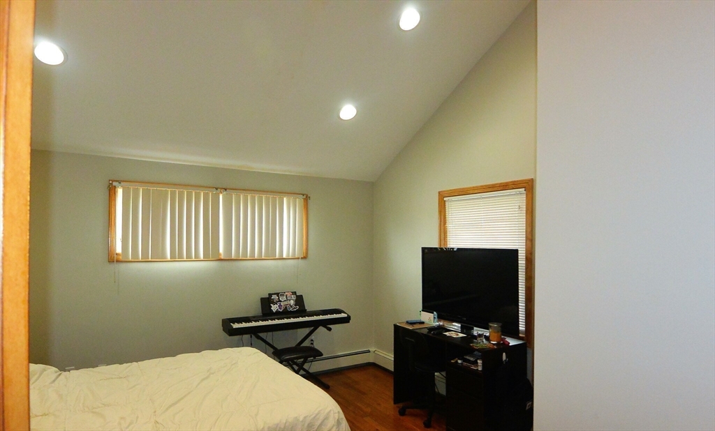 5 bed, 3 bath apartment for rent at 56 Westminster Ave, Watertown — photo 13 of 17