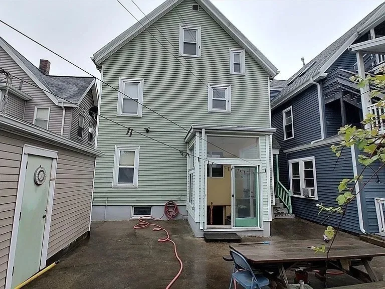 2 bed, 1 bath apartment for rent at 56 William St Unit 3, South Medford — photo 2 of 12