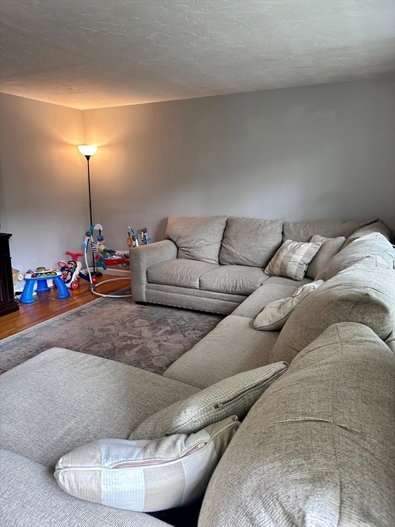 2 bed, 1 bath apartment for rent at 560 Bedford St Unit C2, Abington — photo 4 of 18