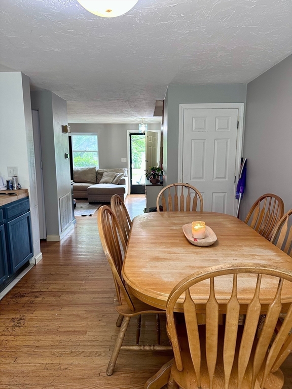 2 bed, 1 bath apartment for rent at 560 Bedford St Unit C2, Abington — photo 3 of 18