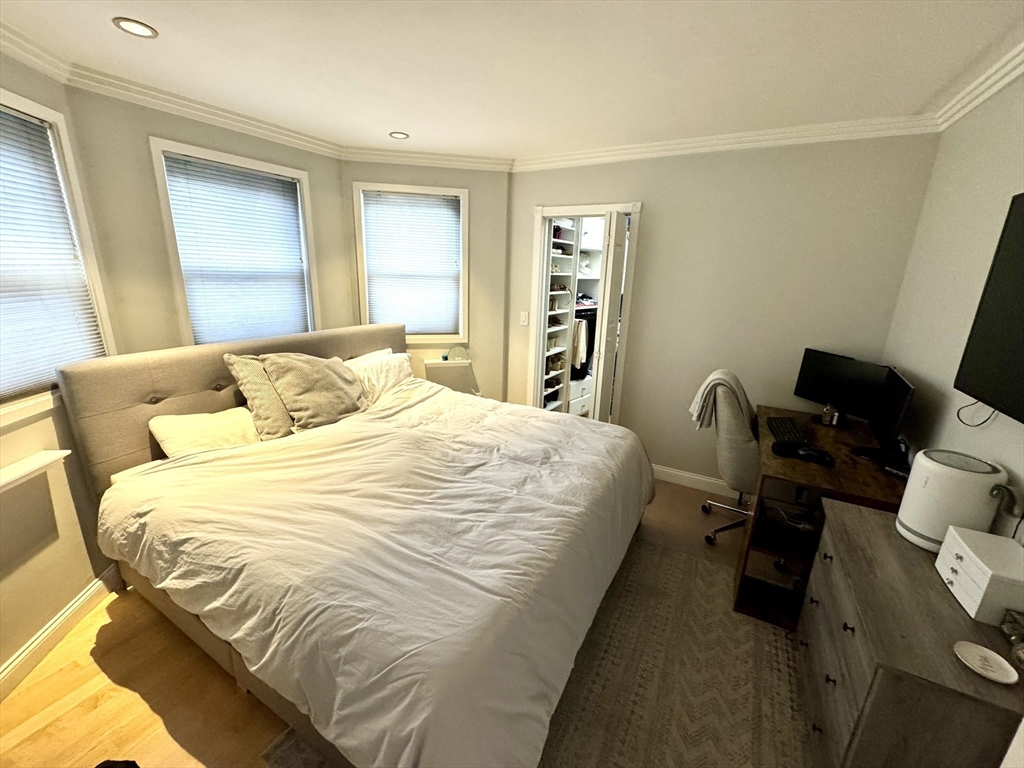 2 bed, 1 bath apartment for rent at 560 Commercial St Unit 1, North End — photo 17 of 36
