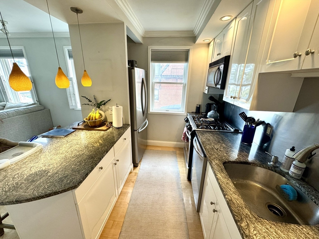2 bed, 1 bath apartment for rent at 560 Commercial St Unit 1, North End — photo 5 of 36