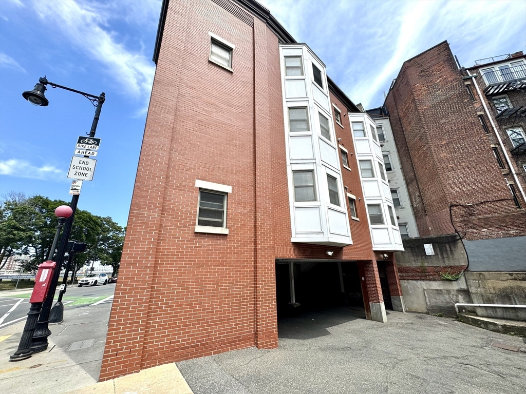 2 bed, 1 bath apartment for rent at 560 Commercial St Unit 1, North End — photo 26 of 36