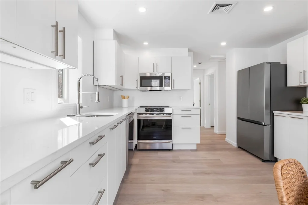 3 bed, 2 bath apartment for rent at 561 Beechwood St Unit SF, Cohasset — photo 16 of 32
