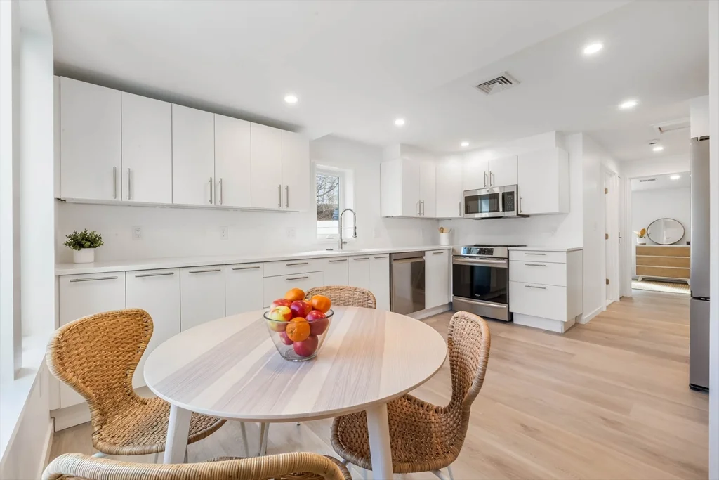 3 bed, 2 bath apartment for rent at 561 Beechwood St Unit SF, Cohasset — photo 17 of 32