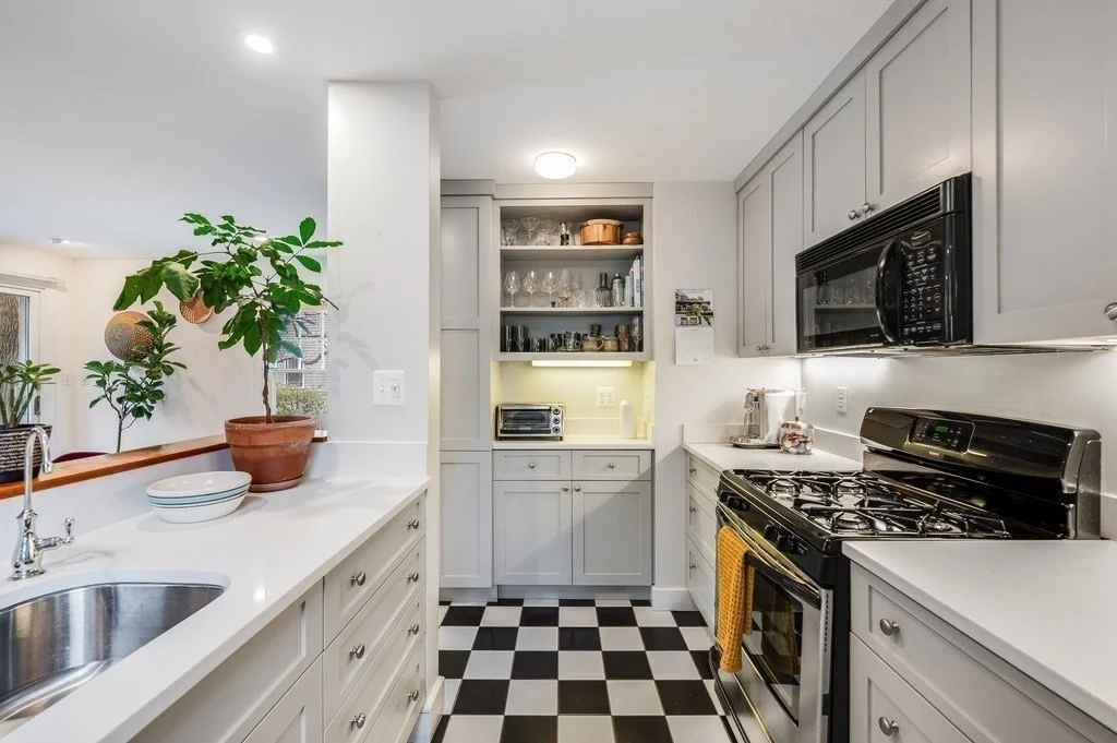 2 bed, 2 bath apartment for rent at 563 Franklin, Cambridge — photo 12 of 23