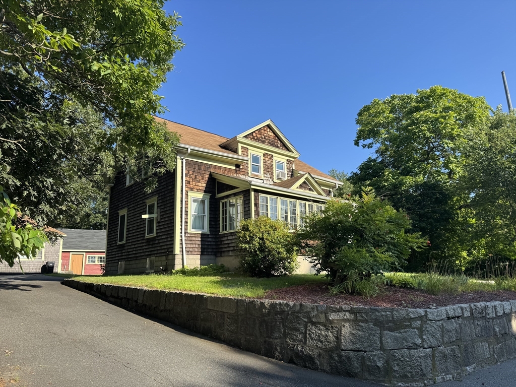 1 bed, 1 bath apartment for rent at 563 N Washington Unit B, North Attleboro — photo 1 of 15