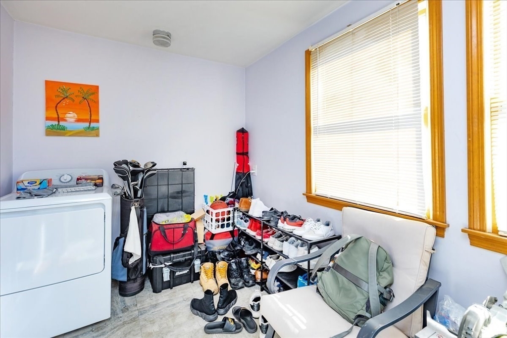 2 bed, 1 bath apartment for rent at 565-567 Riverside Ave Unit 565, Medford — photo 12 of 13