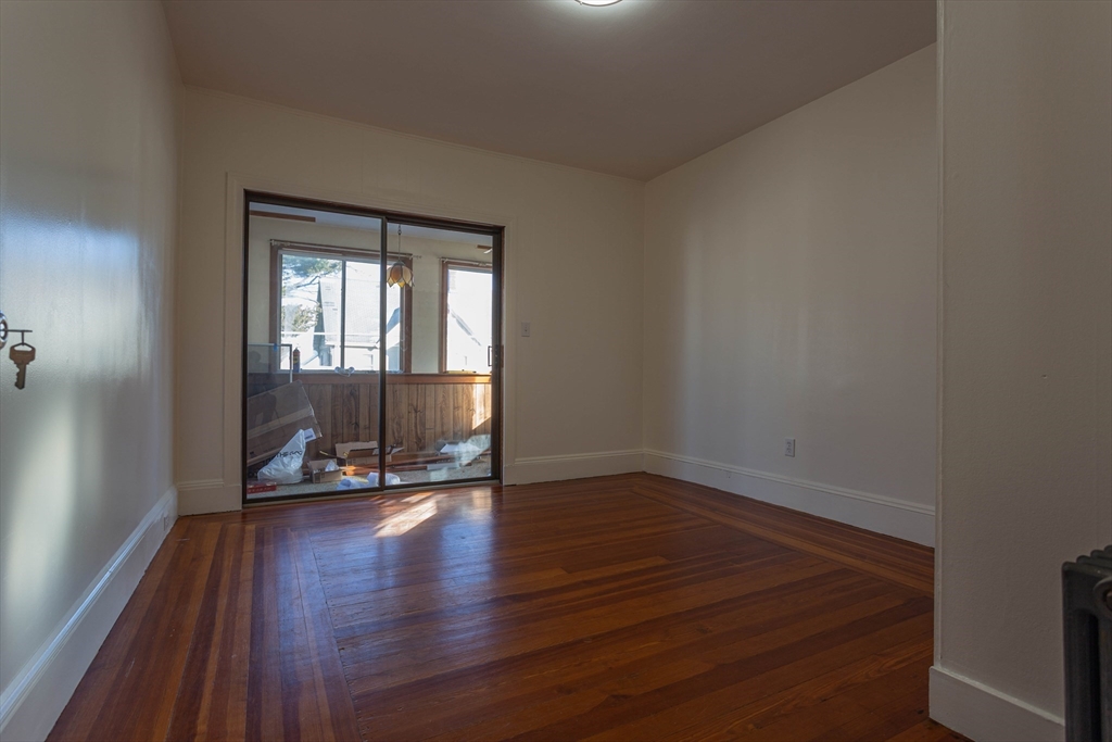 3 bed, 1 bath apartment for rent at 565-567 Riverside Ave Unit 567, Medford — photo 6 of 15