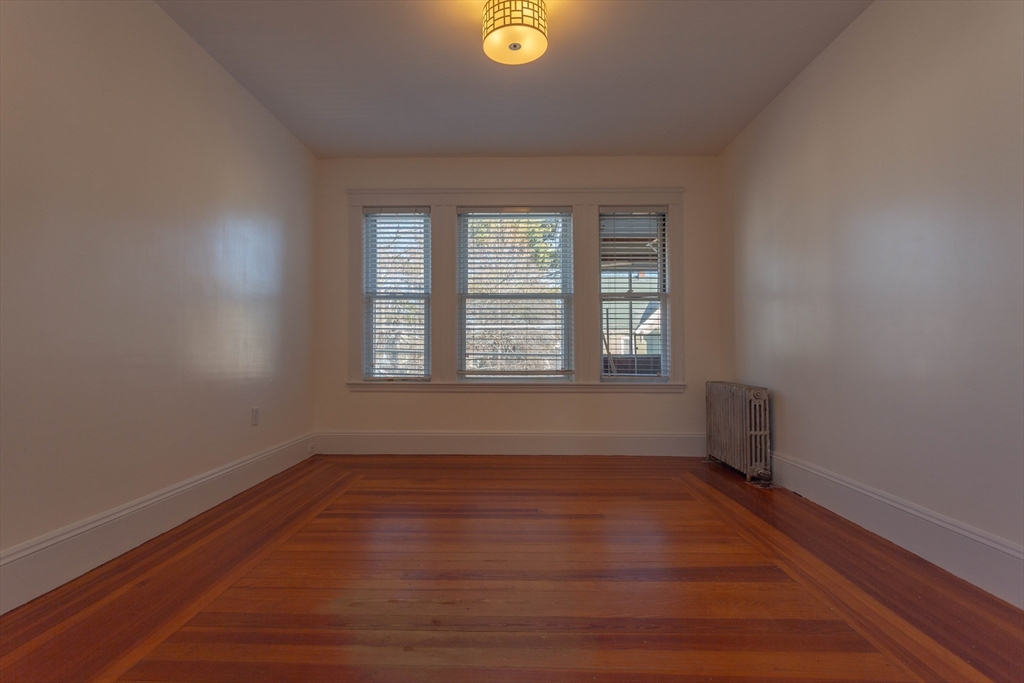 3 bed, 1 bath apartment for rent at 565-567 Riverside Ave Unit 567, Medford — photo 2 of 15
