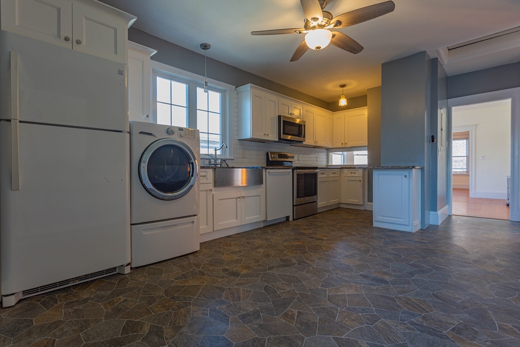 3 bed, 1 bath apartment for rent at 565-567 Riverside Ave Unit 567, Medford — photo 4 of 15
