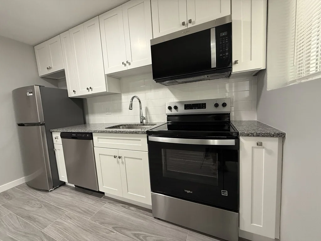 1 bed, 1 bath apartment for rent at 565 Hyde Park Ave Unit 2, Roslindale — photo 7 of 10