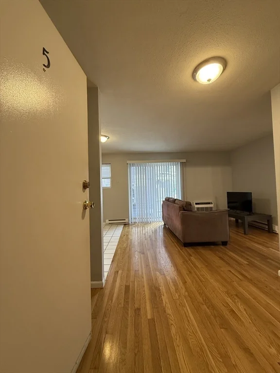 1 bed, 1 bath apartment for rent at 565 Hyde Park Ave Unit 5, Roslindale — photo 7 of 10