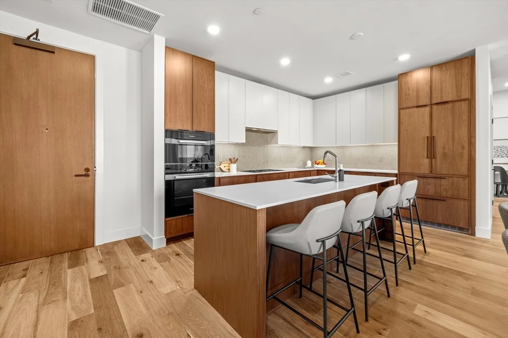 3 bed, 3 bath apartment for rent at 566 Columbus Ave Unit 506, South End — photo 8 of 37