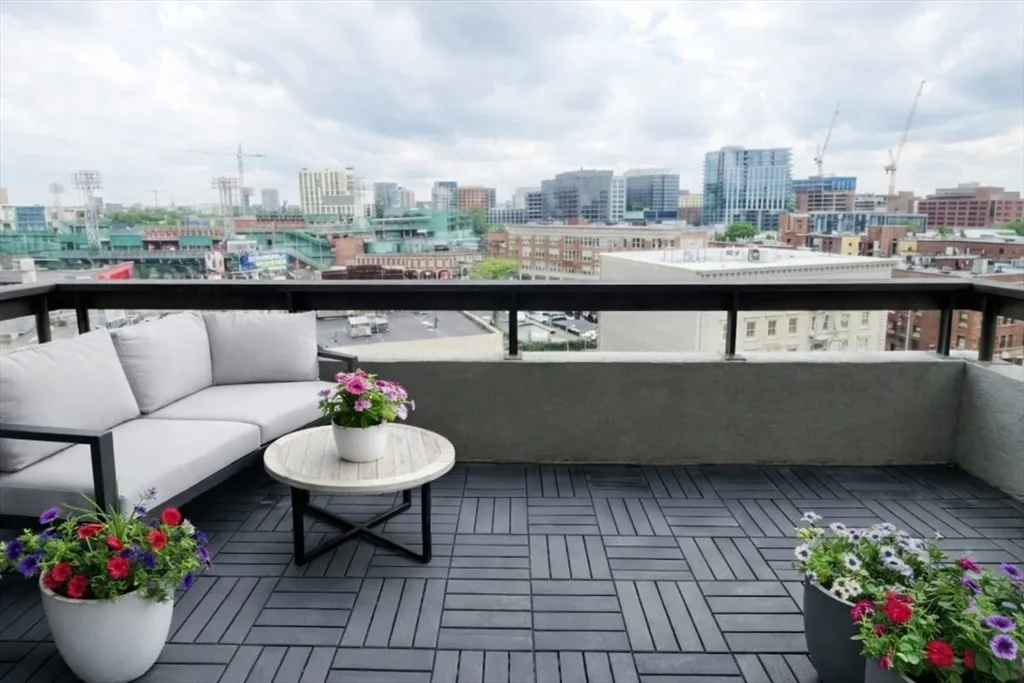 1 bed, 1 bath apartment for rent at 566 Commonwealth Ave Unit 1004, Fenway — photo 2 of 13