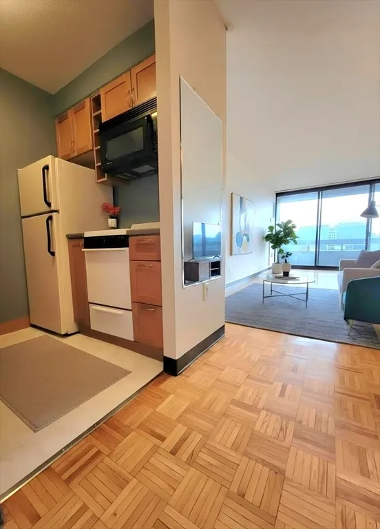 1 bed, 1 bath apartment for rent at 566 Commonwealth Ave Unit 1004, Fenway — photo 4 of 13