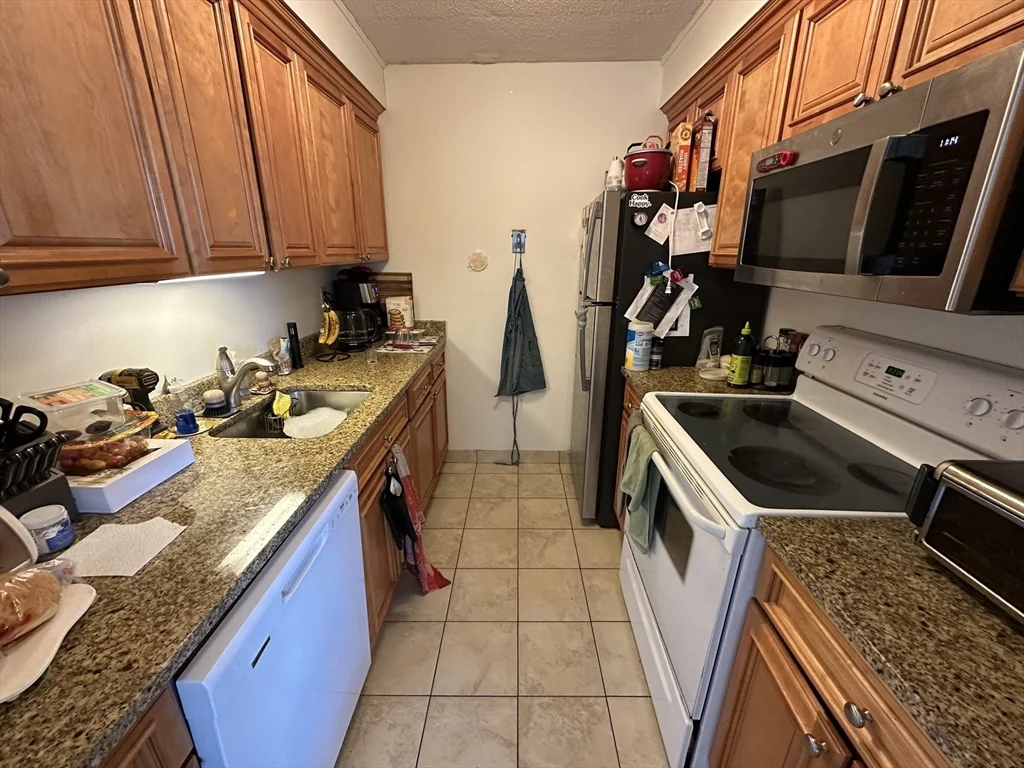 2 bed, 2 bath apartment for rent at 566 Commonwealth Ave Unit 301, Fenway — photo 3 of 27