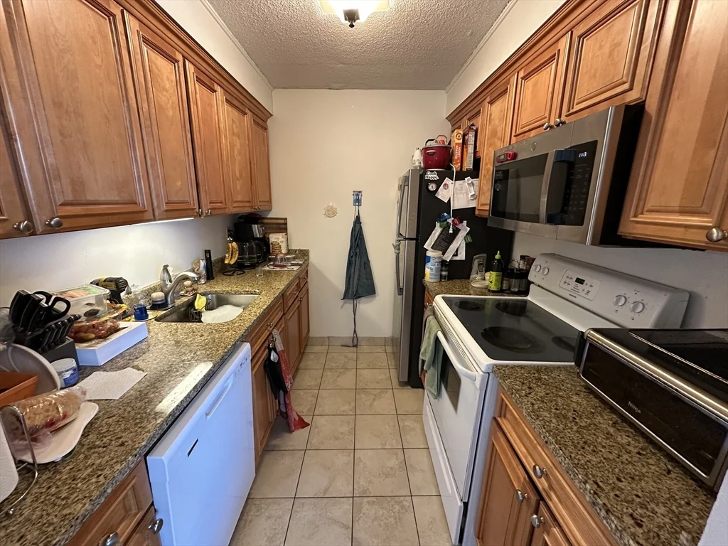 2 bed, 2 bath apartment for rent at 566 Commonwealth Ave Unit 301, Fenway — photo 2 of 27