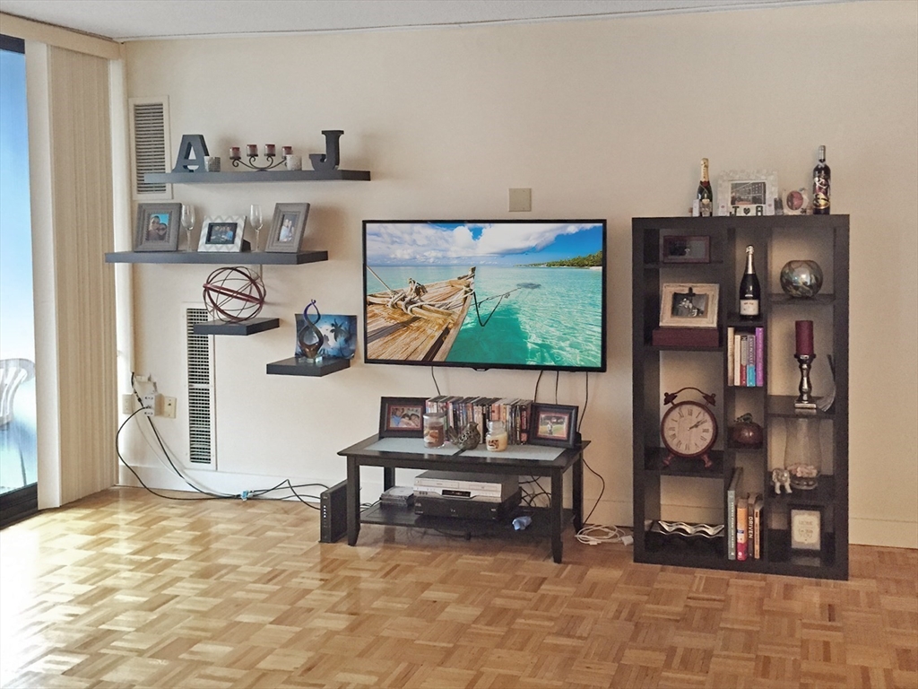 2 bed, 1 bath apartment for rent at 566 Commonwealth Ave Unit 409, Fenway — photo 8 of 23