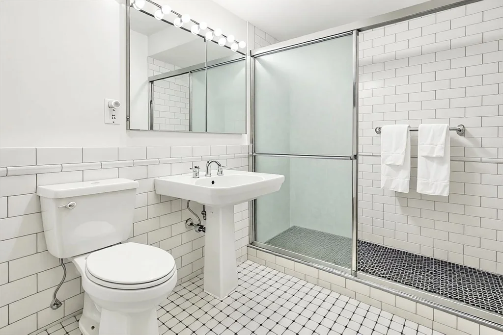 2 bed, 2 bath apartment for rent at 566 Commonwealth Ave Unit L706, Fenway — photo 6 of 7