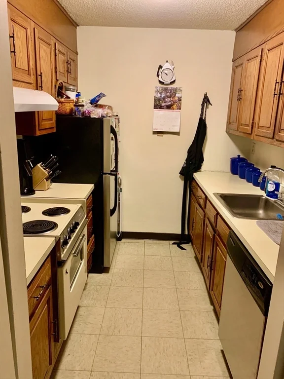 1 bed, 1 bath apartment for rent at 566 Commonwealth Unit 303, Fenway — photo 6 of 14