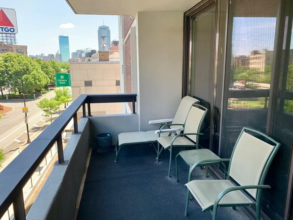 1 bed, 1 bath apartment for rent at 566 Commonwealth Unit 303, Fenway — photo 2 of 14