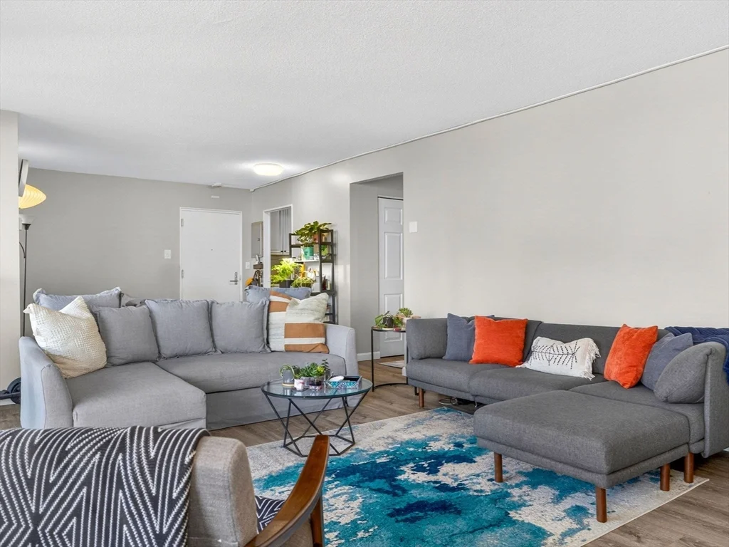 2 bed, 2 bath apartment for rent at 566 Commonwealth Unit 401, Fenway — photo 3 of 23