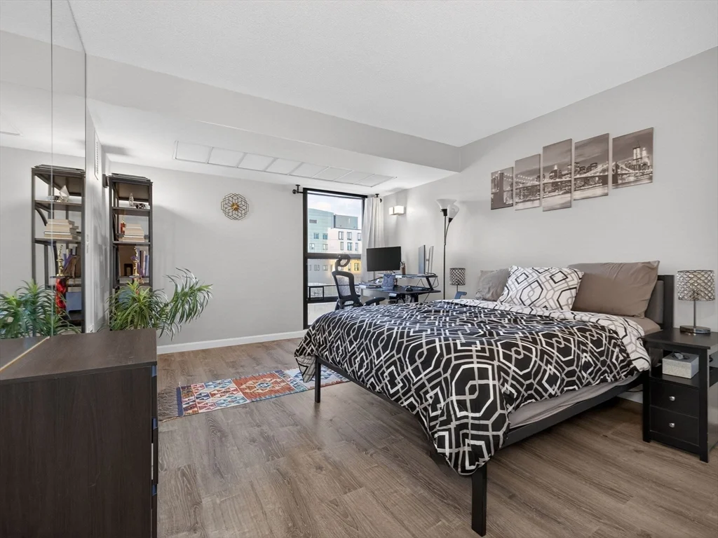 2 bed, 2 bath apartment for rent at 566 Commonwealth Unit 401, Fenway — photo 9 of 23