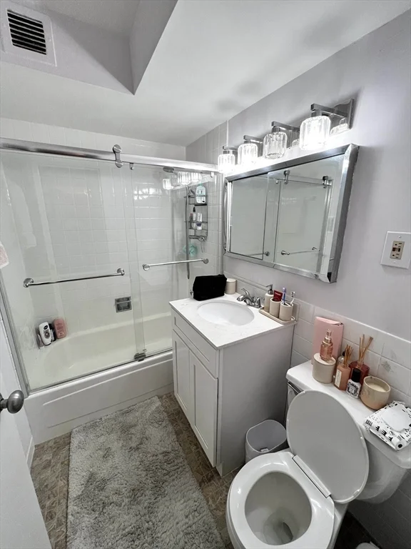 2 bed, 2 bath apartment for rent at 566 Commonwealth Unit 501, Fenway — photo 4 of 13