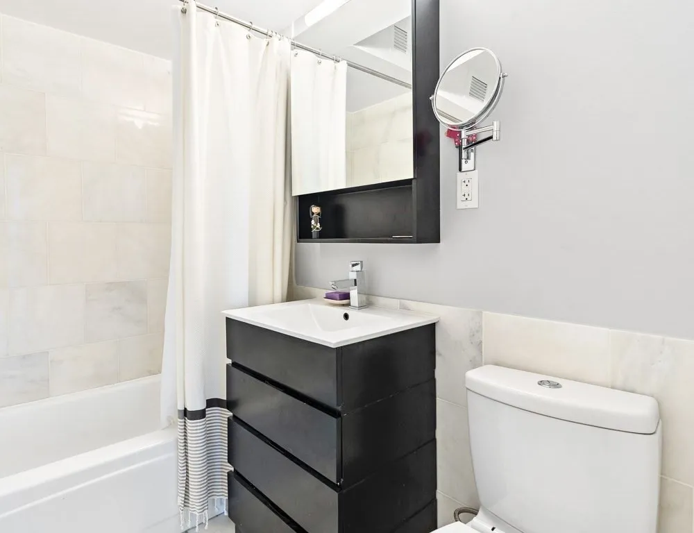 2 bed, 2 bath apartment for rent at 566 Commonwealth Unit 706, Fenway — photo 3 of 9