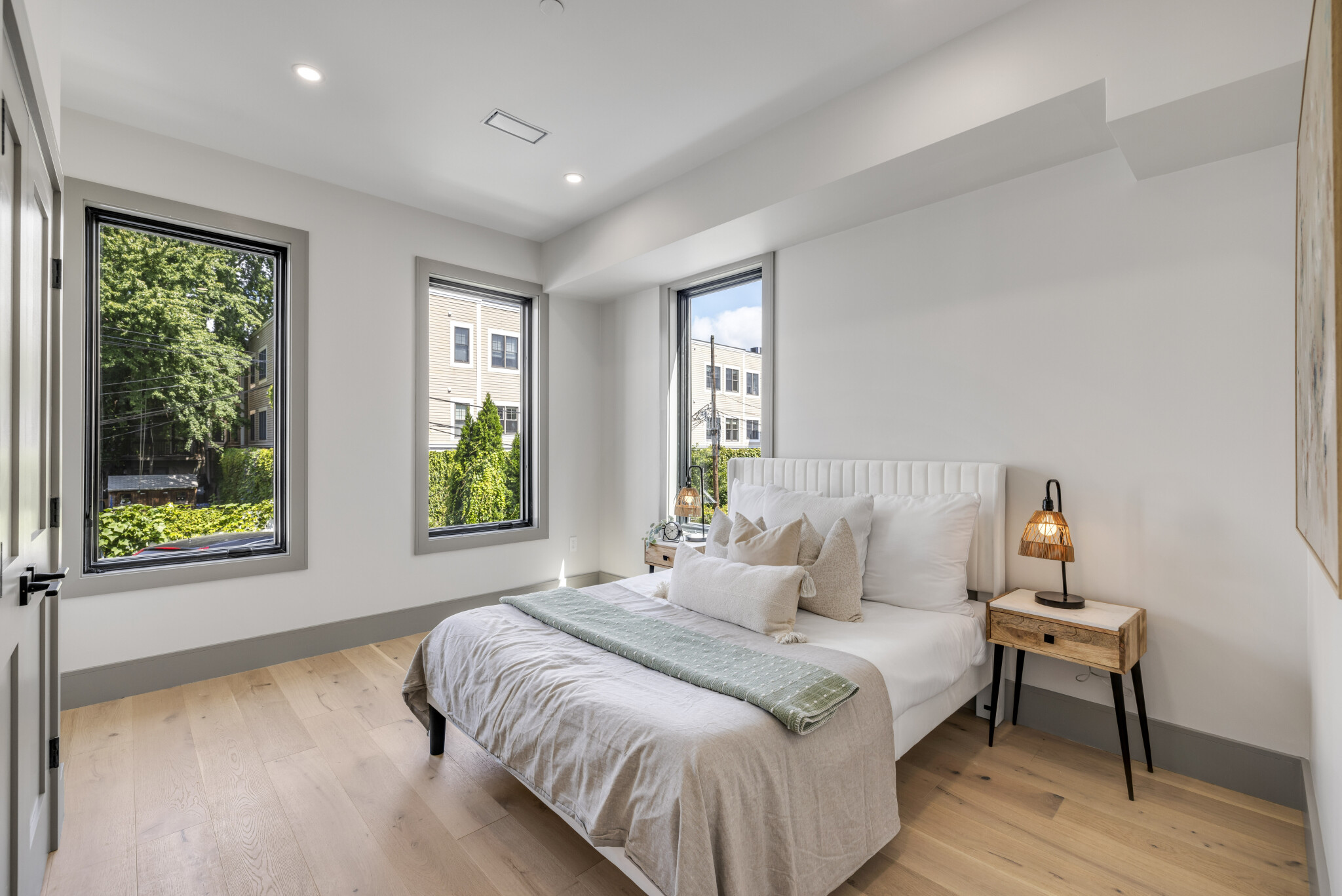 3 bed, 3 bath apartment for rent at 566 East 3rd St Unit 1, South Boston — photo 2 of 22