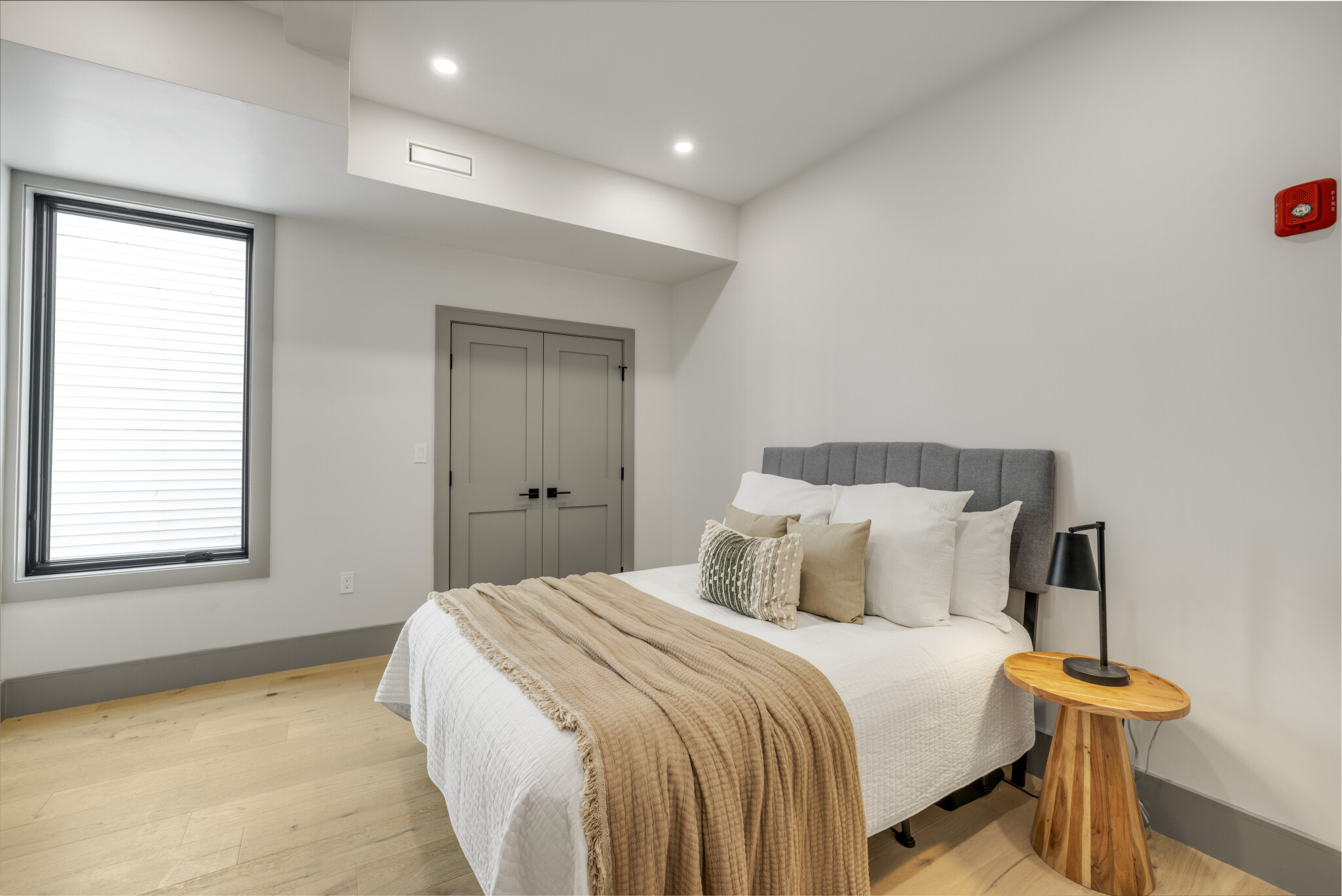 3 bed, 3 bath apartment for rent at 566 East 3rd St Unit 1, South Boston — photo 5 of 22