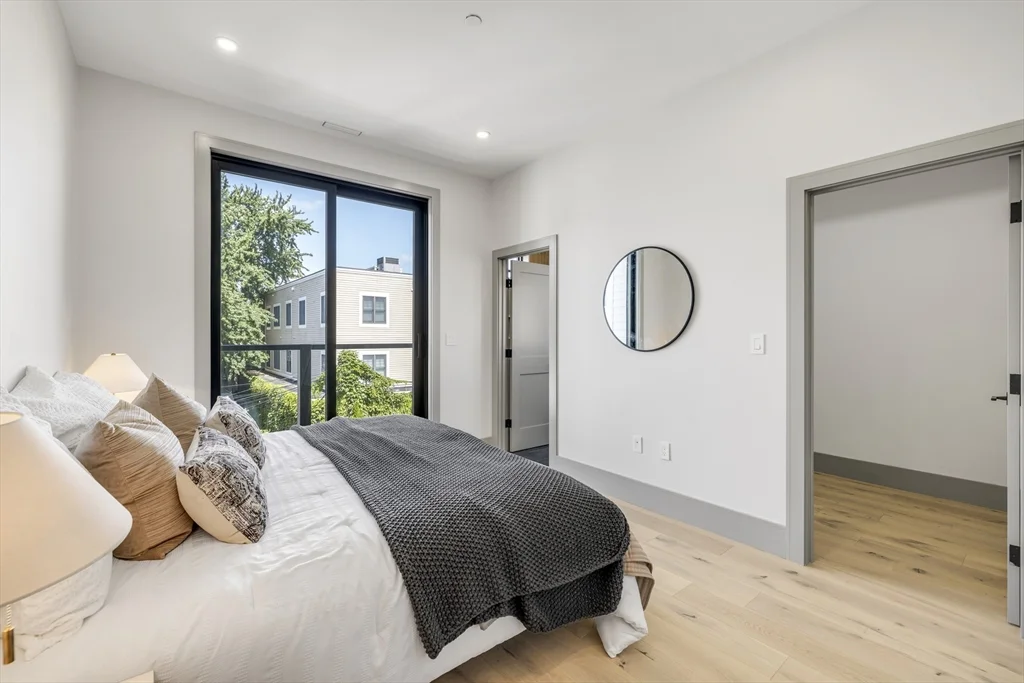 2 bed, 2 bath apartment for rent at 566 East 3rd St Unit 2, South Boston — photo 14 of 20