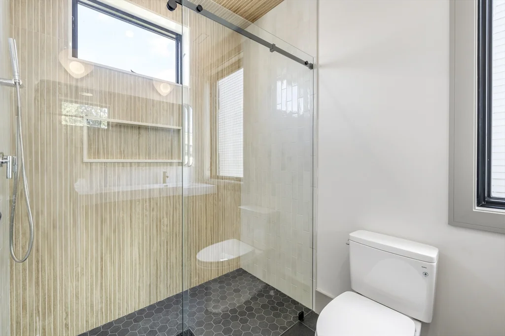 2 bed, 2 bath apartment for rent at 566 East 3rd St Unit 2, South Boston — photo 18 of 20