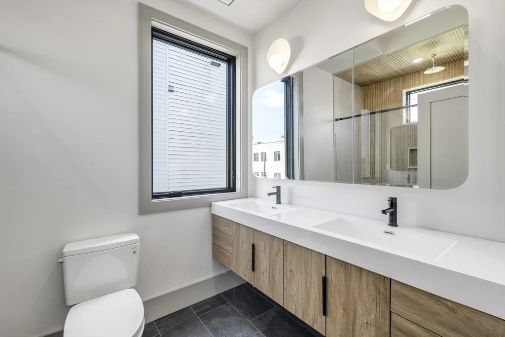 2 bed, 2 bath apartment for rent at 566 East 3rd St Unit 2, South Boston — photo 17 of 20