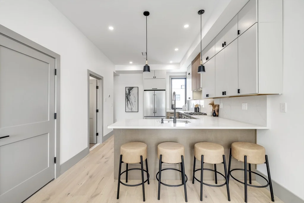 2 bed, 2 bath apartment for rent at 566 East 3rd St Unit 2, South Boston — photo 10 of 20