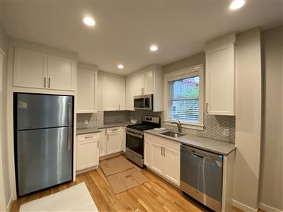 1 bed, 1 bath apartment for rent at 566 Green St Unit 1, Riverside