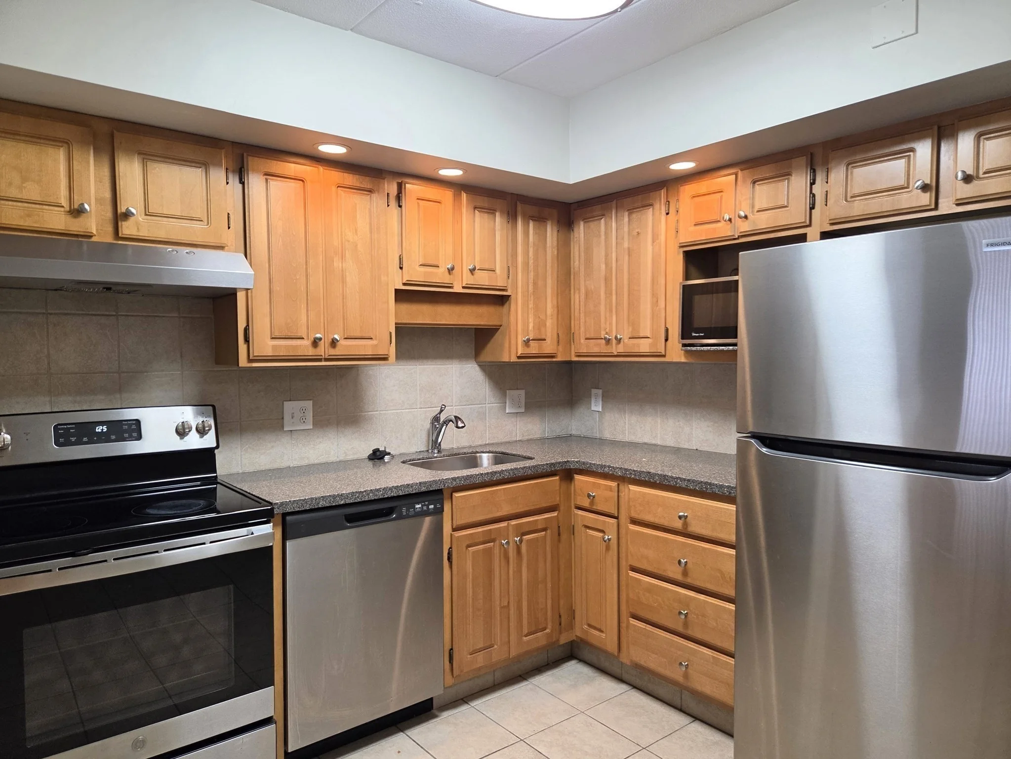 Studio bed, 1 bath apartment for rent at 566 Washington St Unit 16, Weymouth — photo 10 of 17