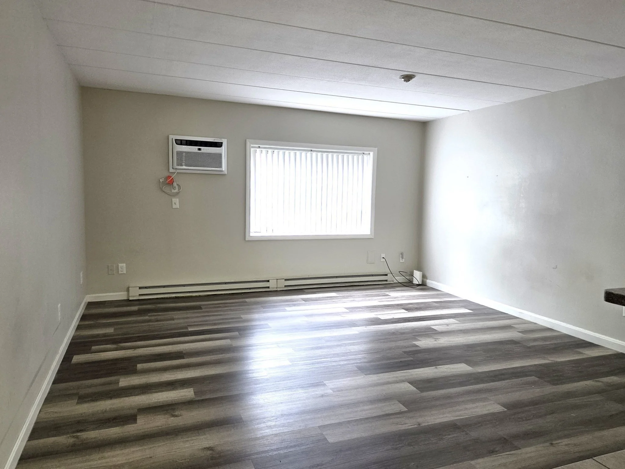 Studio bed, 1 bath apartment for rent at 566 Washington St Unit 16, Weymouth — photo 5 of 17
