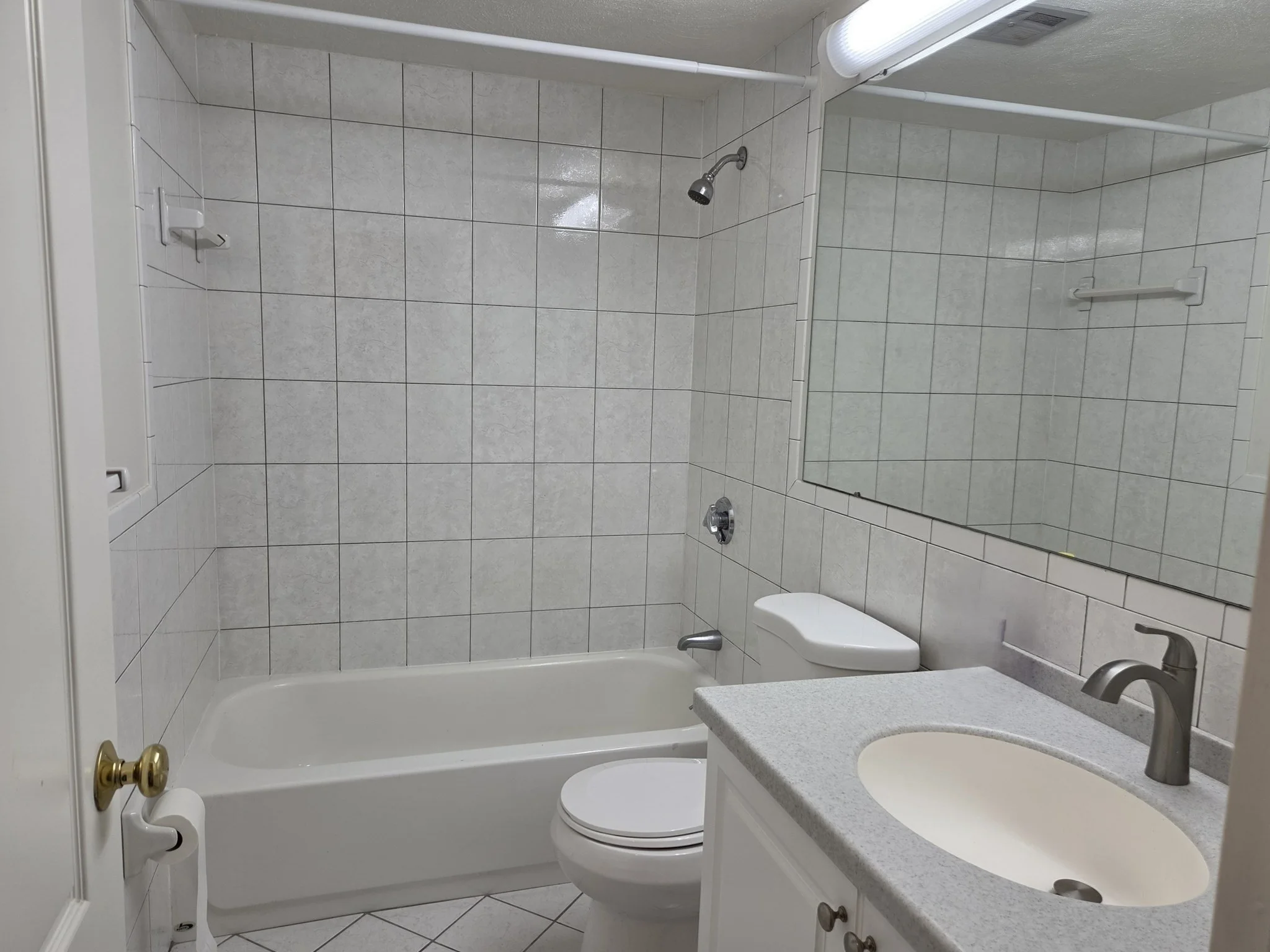 Studio bed, 1 bath apartment for rent at 566 Washington St Unit 16, Weymouth — photo 15 of 17