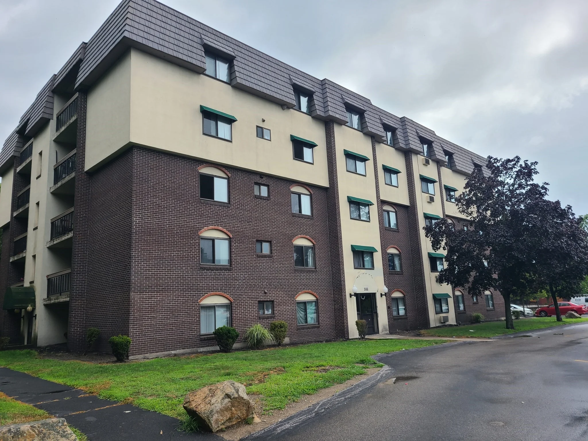 Studio bed, 1 bath apartment for rent at 566 Washington St Unit 16, Weymouth