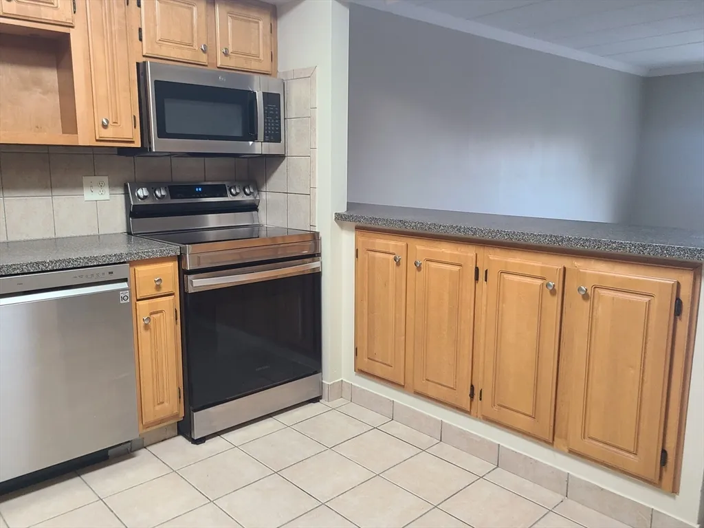 2 bed, 1 bath apartment for rent at 566 Washington St Unit 42, Weymouth — photo 4 of 23