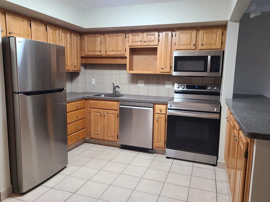 2 bed, 1 bath apartment for rent at 566 Washington St Unit 42, Weymouth — photo 3 of 23