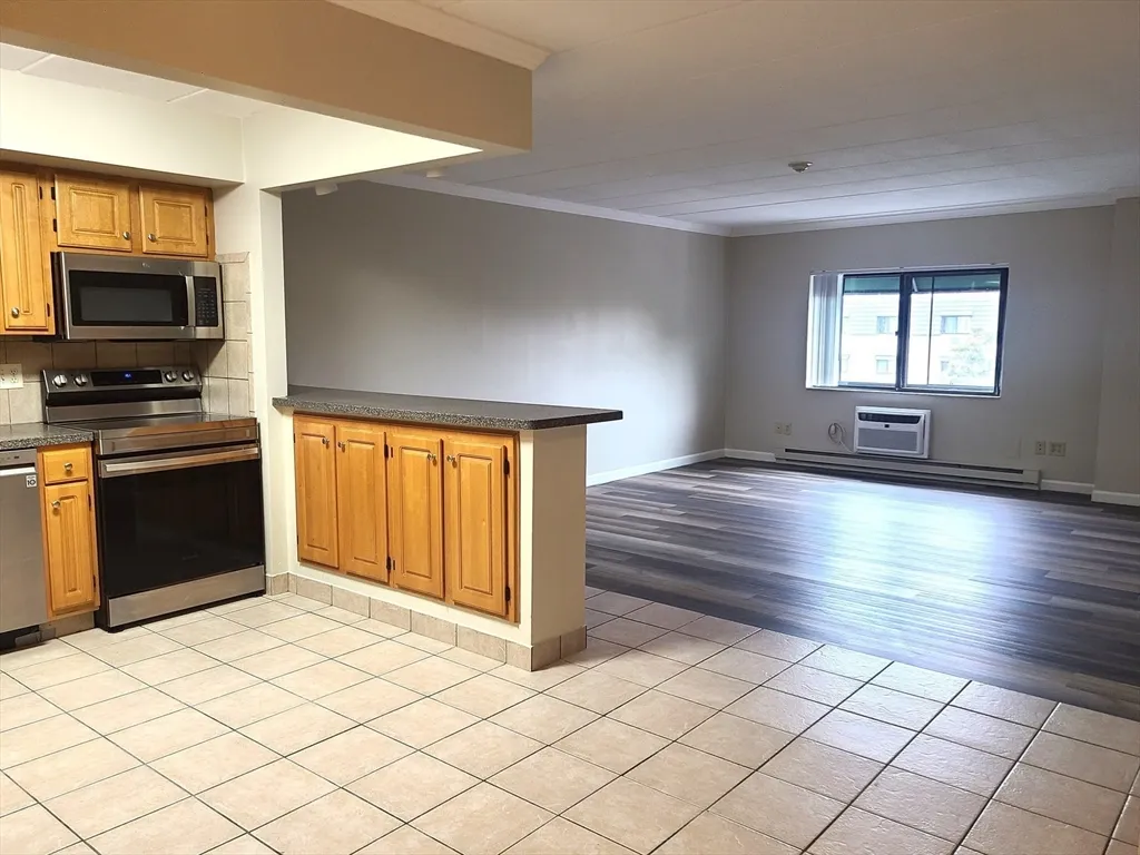 2 bed, 1 bath apartment for rent at 566 Washington St Unit 42, Weymouth — photo 6 of 23